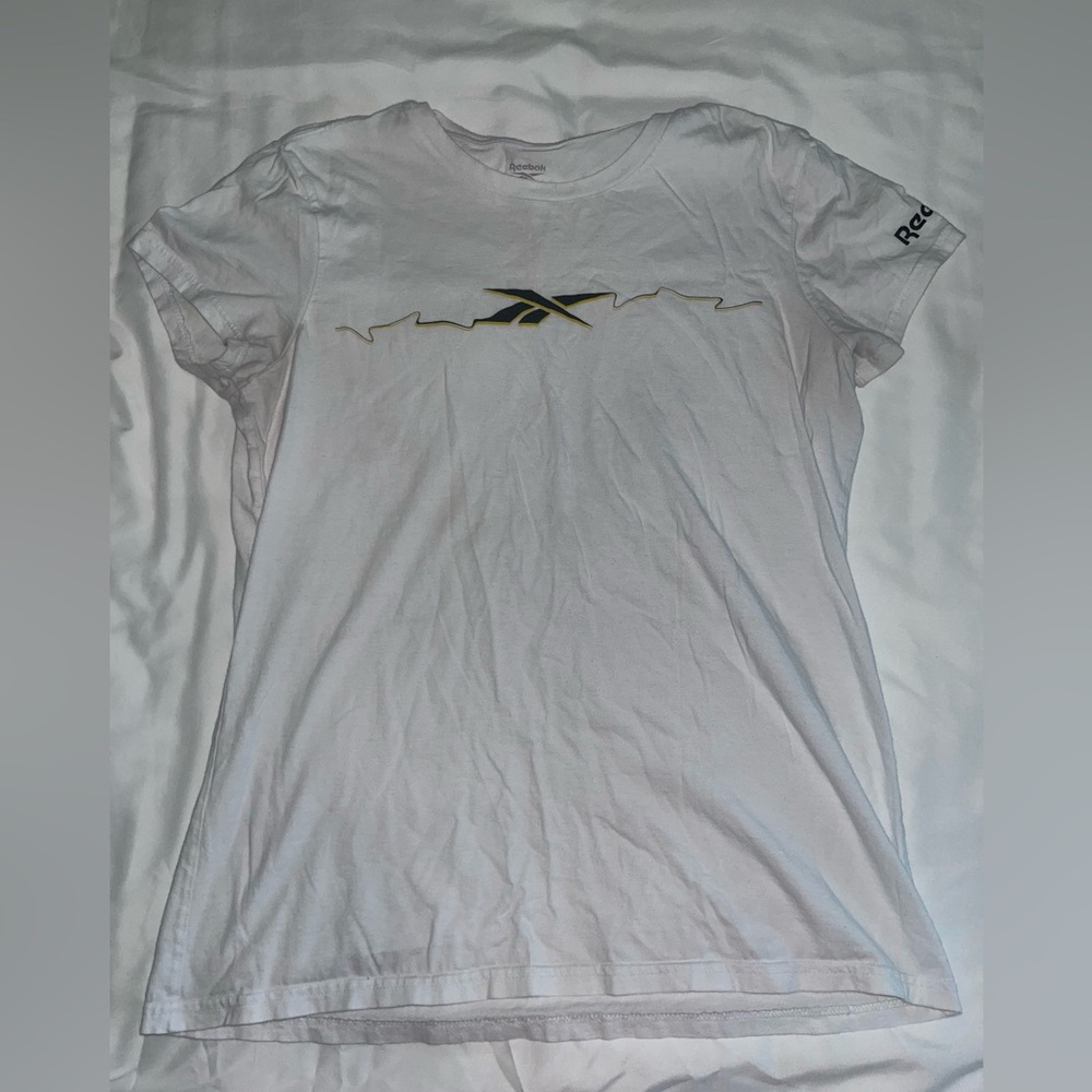 Reebok White Vintage Athletic T-Shirt with Black and Yellow Logo